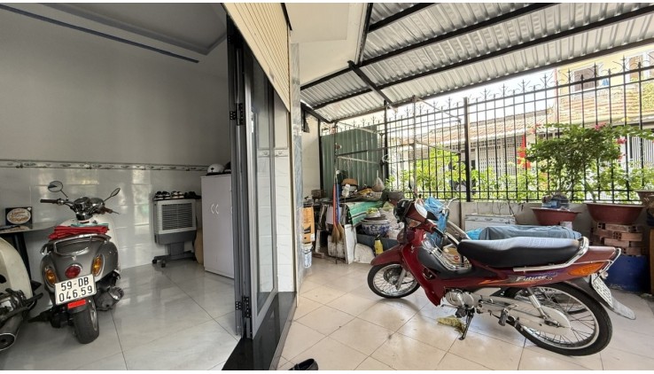 NGAY LÊ VĂN QUỚI DT: 92M2 (7 x 13,5)m HXT 6M THÔNG - 4 TẦNG - 4PN - 5WC - CHỈ NHỈNH 8 TỶ.